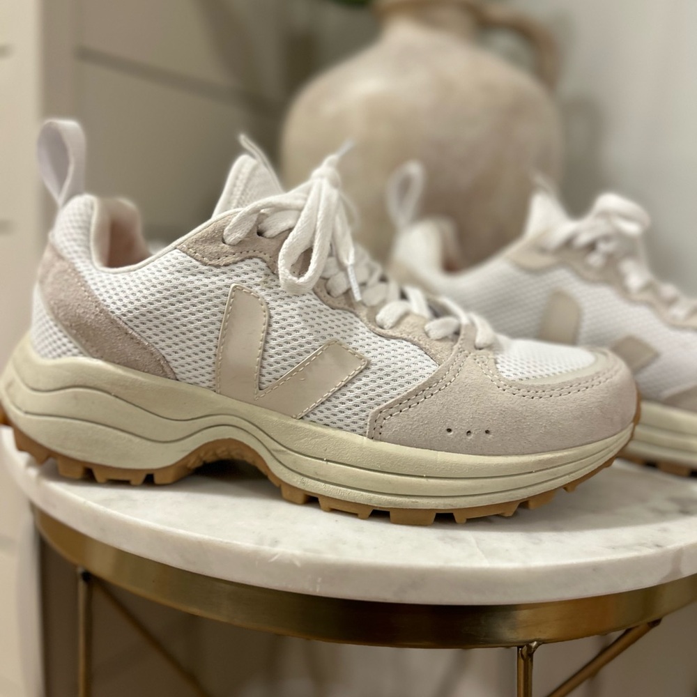 VEJA - Venturi Bicolor Suede Running Sneakers